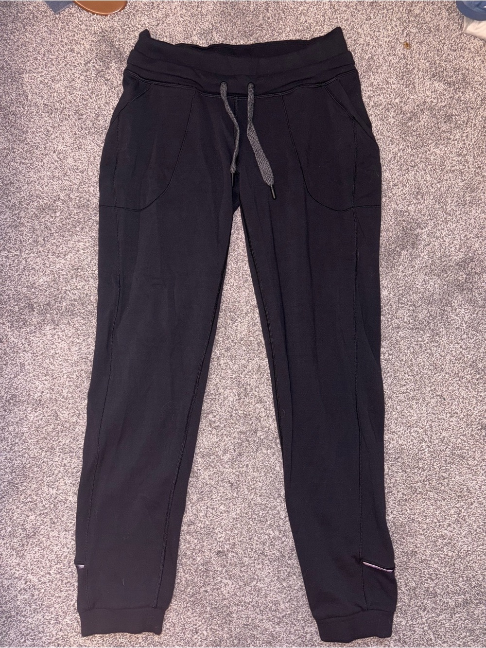 Women’s Lululemon Black Jogger Pants with Drawstring
